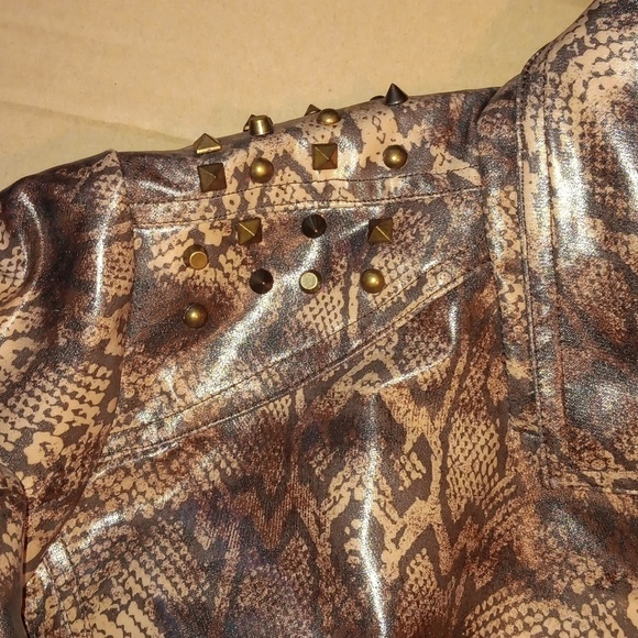 HER Universe Wonder Woman 1984 Cheetah Girls Crop Moto Jacket Plus Size 2x - Picture 6 of 12